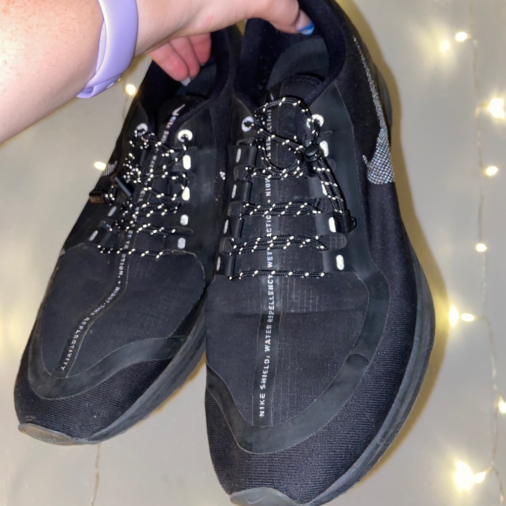 MEN’S WATER REPELLANT NIKE SHOES